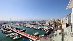Apartment for sale in Marbella - Puerto Banus with 2 bedrooms