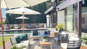 Villa for sale in Las Brisas, Nueva Andalucia