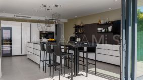 Villa for sale in Cabopino, Marbella Est