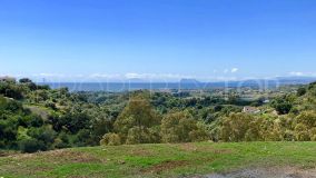 Plot with sea and mountain views next to Estepona town