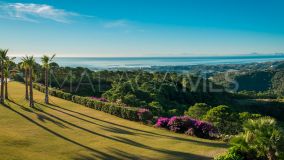 Villa for sale in El Velerin, Estepona
