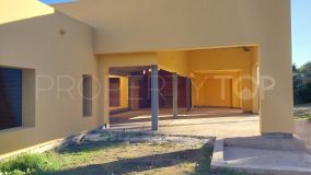 Villa for sale in Zona F with 4 bedrooms
