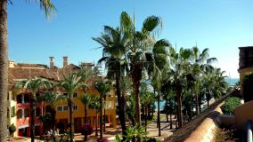 For sale penthouse with 2 bedrooms in Sotogrande Puerto Deportivo