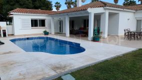 Buy villa with 5 bedrooms in Sotogrande Costa Central