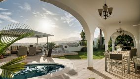 Villa for sale in La Campana, Nueva Andalucia