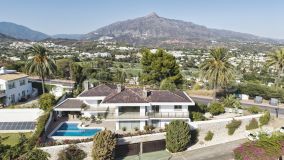 Villa for sale in Nueva Andalucia, Marbella
