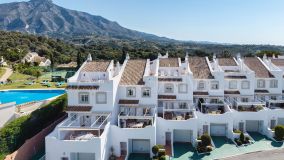 Maison de Ville for sale in La Biznaga, Nueva Andalucia