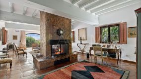 Villa for sale in Nueva Andalucia, Marbella