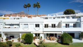 Town House for sale in Los Jarales, Nueva Andalucia