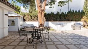 Villa for sale in Las Brisas, Nueva Andalucia