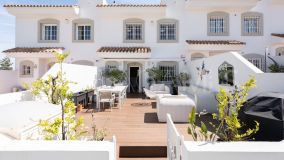 Radhus for sale in La Biznaga, Nueva Andalucia