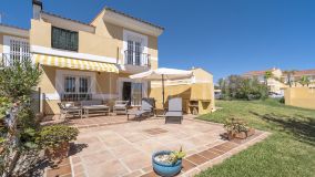 Maison de Ville for sale in La Duquesa Golf, Manilva