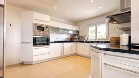 Villa for sale in La Paloma, Manilva