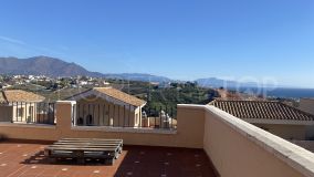 3 bedroom townhouse with sea and mountain views