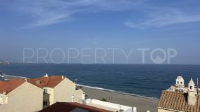 Fabulous beachfront apartment, with stunning sea views and in the heart of the town