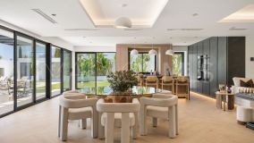 Villa en venta en Bel Air, Estepona Este