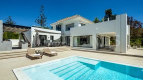 Villa for sale in Nueva Andalucia, Marbella