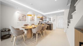Town House for sale in El Palmeral, Nueva Andalucia