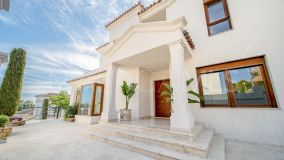 Villa for sale in La Alqueria, Benahavis