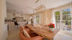 Villa for sale in Puerto del Almendro, Benahavis