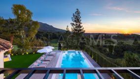 Villa for sale in Aloha, Nueva Andalucia