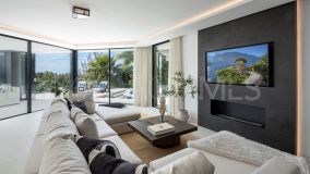 Villa for sale in El Herrojo, Benahavis