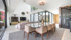 Villa for sale in Atalaya de Rio Verde, Nueva Andalucia