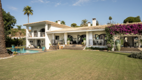 Villa for sale in Paraiso Alto, Benahavis
