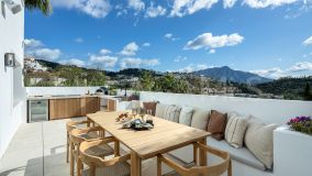 Villa for sale in Los Arqueros, Benahavis