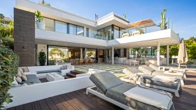Villa en venta en Nueva Andalucia, Marbella