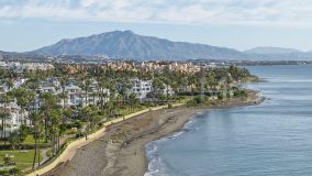 Appartement for sale in Alcazaba Beach, Estepona Est