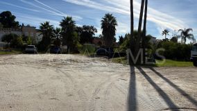 Plot for sale in El Paraiso Playa, Estepona East