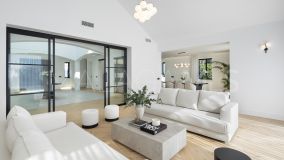 Villa for sale in Monte Halcones, Benahavis