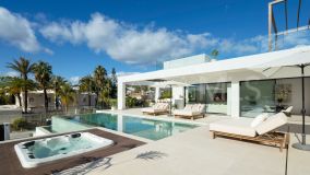 Villa for sale in El Paraiso, Estepona Öst