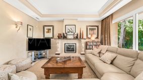 Villa for sale in Nueva Andalucia, Marbella