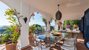 Villa for sale in El Madroñal, Benahavis