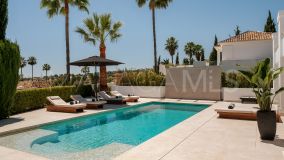Villa for sale in Los Naranjos Golf, Nueva Andalucia