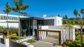 Villa for sale in Nueva Andalucia, Marbella