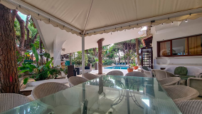 Villa en venta en Cabopino, Marbella Este