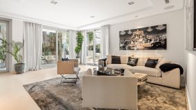 Villa for sale in Cortijo Blanco, San Pedro de Alcantara