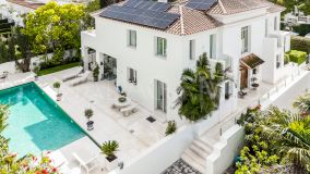 Villa for sale in Cortijo Blanco, San Pedro de Alcantara