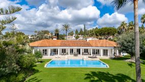 Villa for sale in Hacienda las Chapas, Marbella Öst