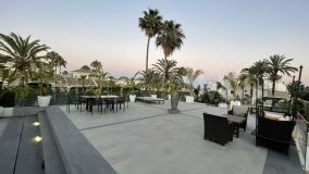 Villa for sale in Atalaya Golf, Estepona East