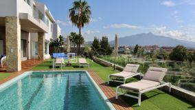 Villa for sale in Atalaya Golf, Estepona Est