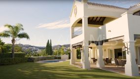 Villa for sale in La Alqueria, Benahavis