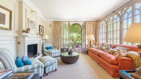 Villa en venta en La Carolina, Marbella Golden Mile