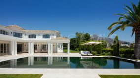 Villa en venta en Nueva Andalucia, Marbella