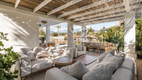 Villa for sale in Las Brisas, Nueva Andalucia