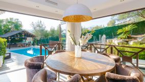 Villa for sale in Haza del Conde, Nueva Andalucia