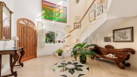 Villa for sale in El Herrojo, Benahavis